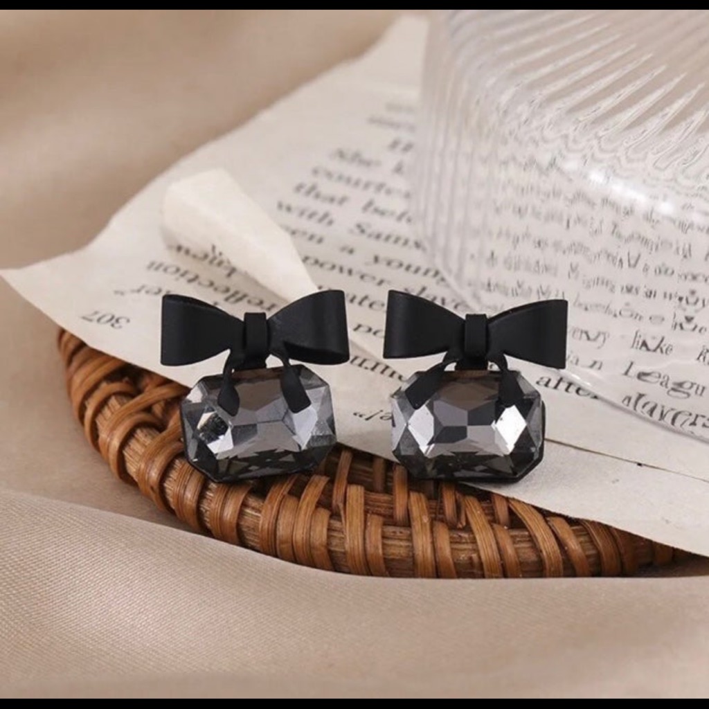 Hematite Finish’s Simple Art Deco Earrings